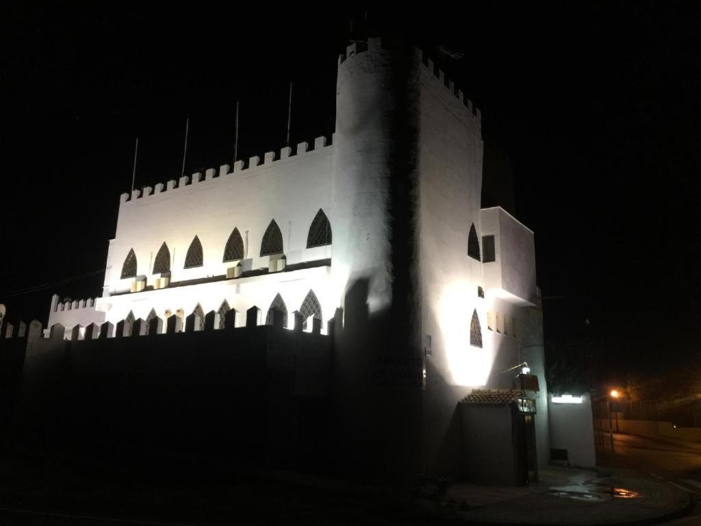 El Castillo Alcala de Guadaira Exterior photo